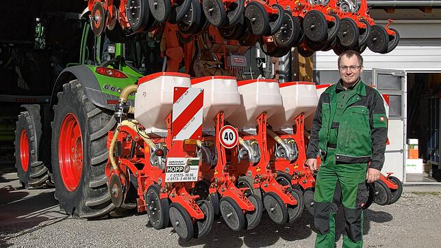 Landwirt Johannes Hopp versucht aktuell durch reduzierten Düngereinsatz Kosten zu sparen.