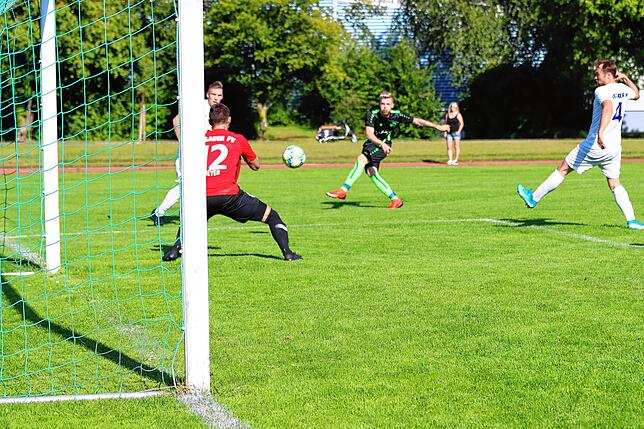 Bild 17: Die besten Bilder vom 5:2-Sieg des Hegauer FV im Testspiel beim FC Steißlingen