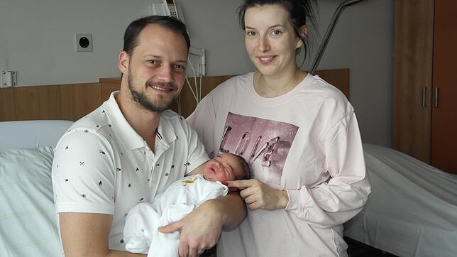 Der kleine Oliver ließ sich extra zwei Tage Zeit, um an Heilig Abend auf die Welt zu kommen.