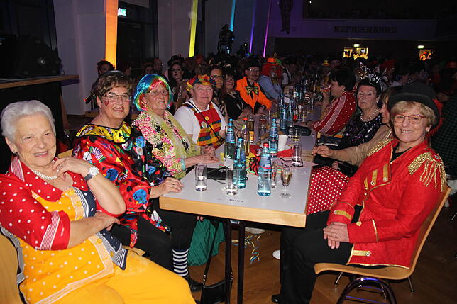Bild 9: Clowns, wilde Tiere und Zauberer in der Manege: So feierten die Bräunlinger Narren ihren Zunftball 2019