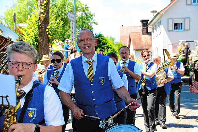 Bild 13: Dorf-Musik-Fest und Bezirksmusikfest in Menningen