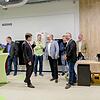 Start für die &bdquo;Hauswerkstatt&ldquo;: Bürgermeister Georg Riedmann (Mitte) mit den tga-Chefs Bernd Alber und Thomas Linsenmann bei ...