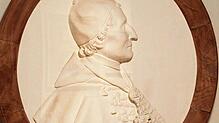 Das Alabasterrelief des Fürstabts Martin Gerbert im Rathaus. Bild: Thomas Mutter