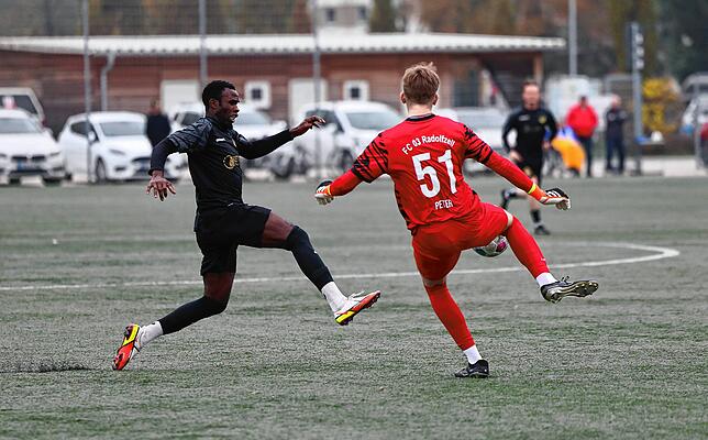 Bild 2: Unsere Bildergalerie vom Landesliga-Spitzenspiel zwischen dem FC Radolfzell und dem FC Pfaffenweiler