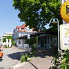 Die Rheinbrückstraße ist tagsüber ganz ruhig, nachts aber sollen dort Reifen quietschen.