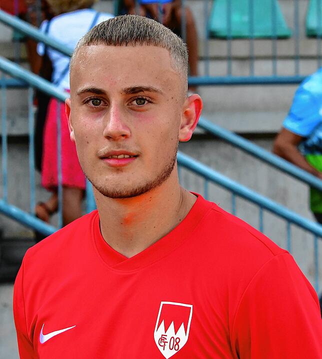 Youngster: Nikita Maul (18) hat mit Fußball beim FC Tiengen 08 begonnen, wechselte als Neunjähriger zu Grasshoppers Zürich. Zur U13 ...