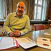 Martin Rauwolf hat Politik und Verwaltungswissenschaften studiert und einen Master in internationaler Politik. Seit 2016 kümmert er sich ...