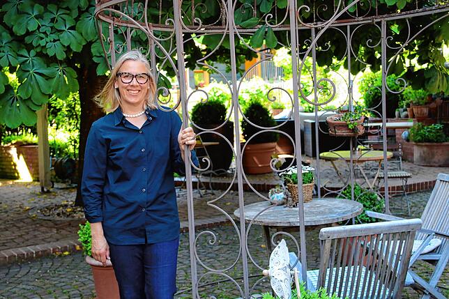 Gasthaus „Schwanen“ Schwaningen: Andrea Weckerle vom „Schwanen“ in Schwaningen hat im großen Garten viel Platz ...