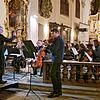 Eine Szene vom Konzert in der Franziskanerkkirche. Besonders hervorzuheben sind die Solisten Anna Miskutenok (links) und Anvar Turdyev ...