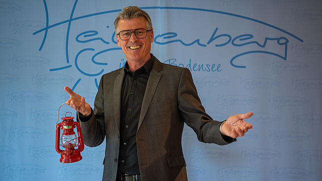 Als dienstältester Bürgermeister des Bodenseekreises ist Frank Amann Träger der Roten Laterne. Jetzt blickt Amann auf 20&nbsp;Jahre als ...