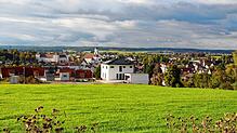 Der Meßkircher Gemeinderat hat die Hebesätze für die Grundsteuer neu festgesetzt. Gewerbetreibende mit teuren Hallen profitieren davon.
