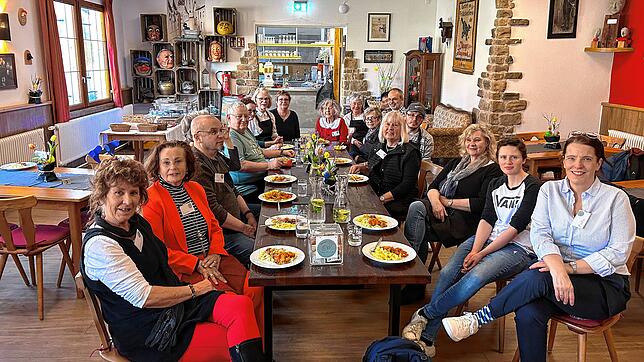 Das Team des Projekts „Speisestärke“ freut sich über den gelungenen Start im Katzenstüble: Antonia Berberich, Suzana Martin, Wolfgang ...