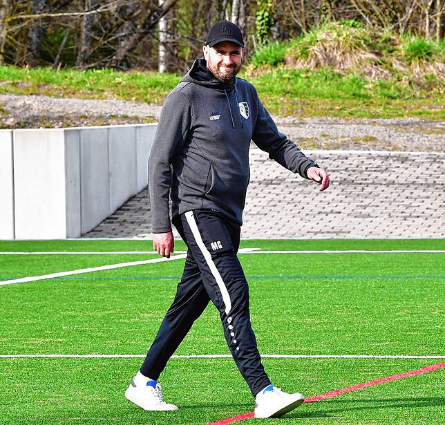 Zufrieden: Für Trainer Michael Gallmann vom FC Schlüchttal ist das 5:0 gegen den SV Blau-Weiß Murg nach zuletzt neun sieglosen Spielen ...