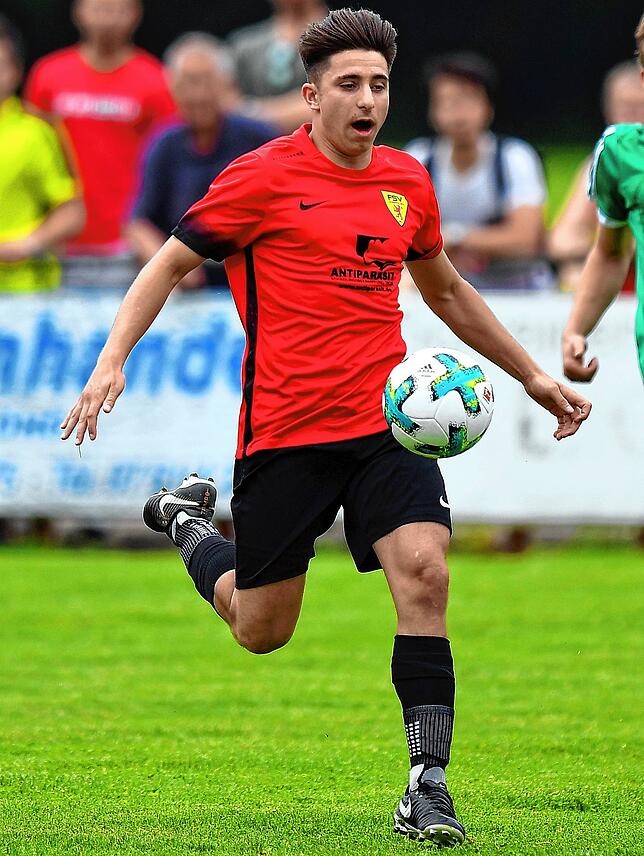 Ausgleich: Kurz vor der Pause besorgte Massimo De Franco den Ausgleich für den FSV Rheinfelden in Zell.