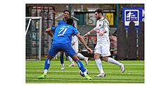 Ex-Profi und Neuzugang Daniel Caligiuri (rechts) absolvierte im Vorbereitungsspiel gegen Freiberg seine erste Partie für den FC 08 ...