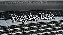 Eine randalierende Passagierin musste am Flughafen Zürich verhaftet werden.