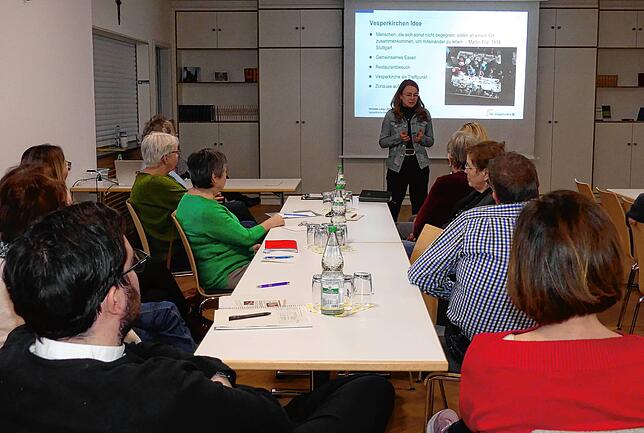 Gut besucht war der Infoabend im Paul-Gerhardt-Saal der evangelischen Kirchengemeinde Meßkirch. Vanessa Lang, Referentin für ...