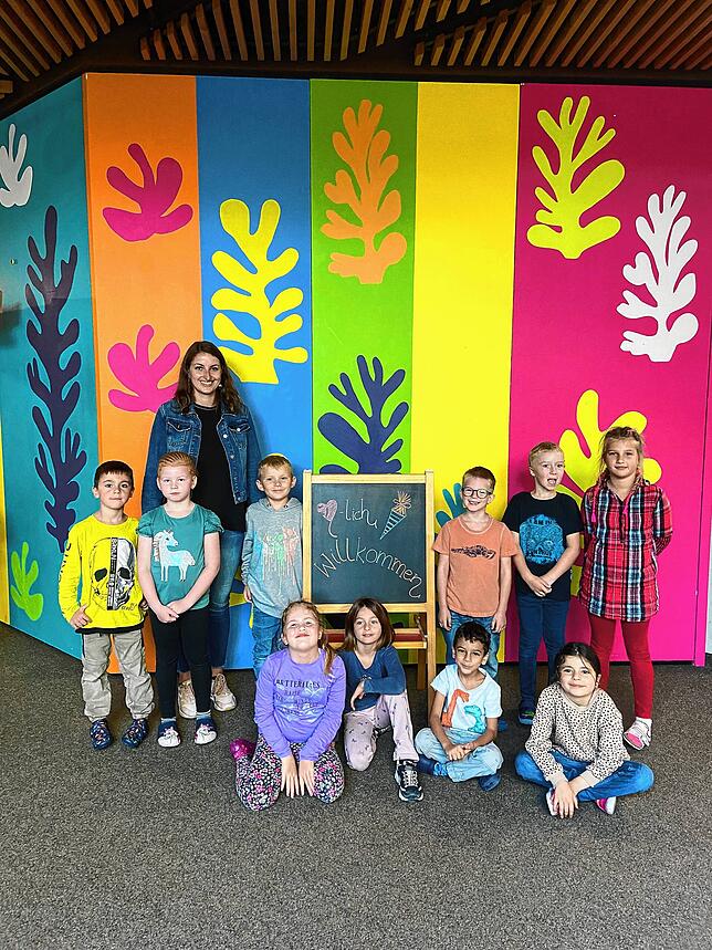 Sechs Mädchen und vier Jungen sind in die Klasse L1 der Langenstein-Schule eingeschult. Klassenlehrerin ist Simone Berger.