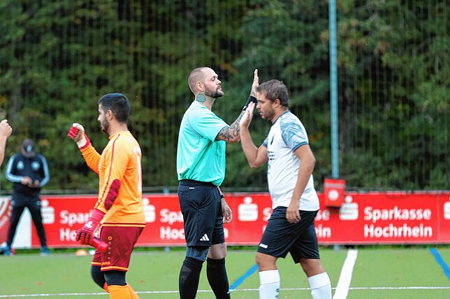Bild 3: FC Hochrhein gewinnt mit 5:2 beim SV Eschbach und zieht in die zweite Runde ein – wir haben Fotos!