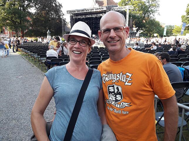 Oliver mit Nicole Stehle aus Überlingen: „Mein Lieblingsstück von Sting ist 'Fields of gold'.“