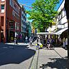 Die Singener Scheffelstraße bietet als Fußgängerzone ein schönes Flair. Die Geschäfte würden sich in der früheren Singener ...