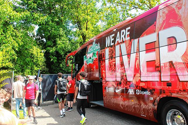 Eigentlich wollte sich der FC Liverpool im vergangenen Sommer klammheimlich ins Strandbad Bodman einschleichen. Doch dies gelang der ...