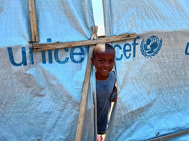 Ein Kind in einem Unicef-Flüchtlingscamp in Burundi.