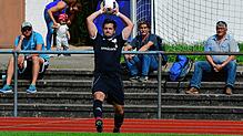 Der große Wurf soll gelingen: Steven Bertolotti erzielte das erste Bezirksliga-Tor der neu gegründeten SG FC Wehr-Brennet. Nun will der ...