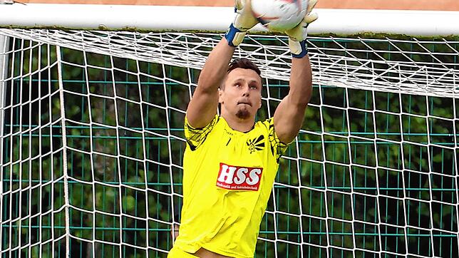 Kevin Ehmann wusste erst kurz vor dem Anpfiff, dass er in Bahlingen bei den Villingern im Tor stehen wird. Mit starken Leistung trug er ...