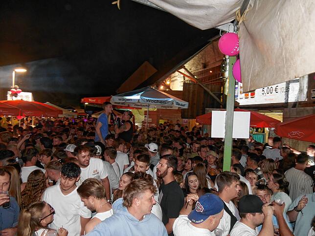 Bild 29: So schön war es auf dem Scheunenfest in Schlatt am Randen