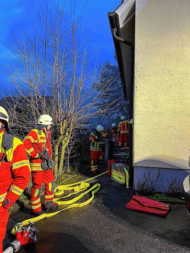 Falls man sich in einer Brandsituation unsicher ist, sollte man laut Feuerwehrkommandant Tobias Förster auf jeden Fall die Feuerwehr ...