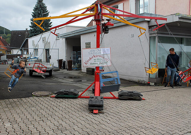 Bild 50: Beim Blumberger Straßenfest war die Stimmung trotz des Regenwetters gut