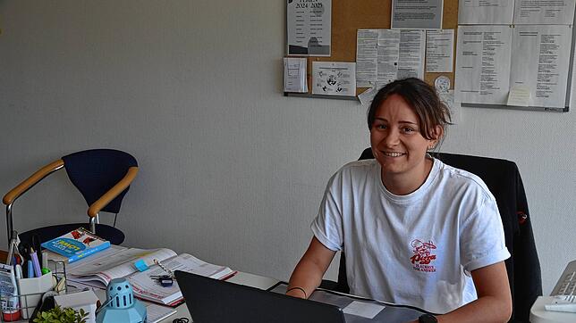 Seit zwei Jahren berät Shania Kniffka Schüler, aber auch Lehrer und Eltern an der Gerbert-Schule. Foto: Christiane Sahli