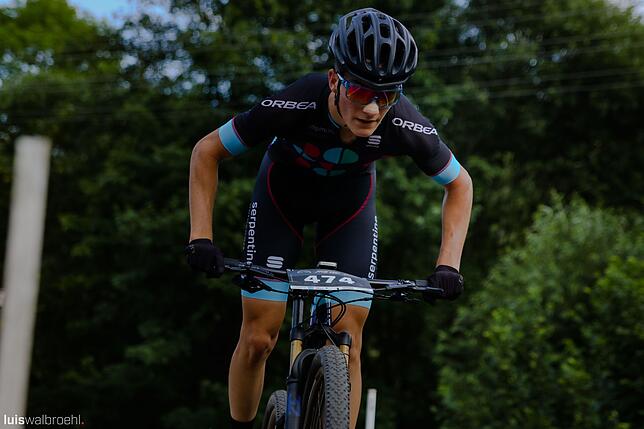 Zweikampf: Im Duell mit dem Deutschen Meister Lennart-Jan Krayer war Miron Lipp (Orbea Serpentine Velosport) beim MPDV-Cup in Remchingen ...
