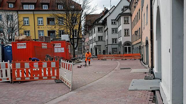Das neue Pflaster an der Hofstatt signalisiert einen verkehrsberuhigten Bereich und bildet quasi den roten Teppich als Entrée zur ...