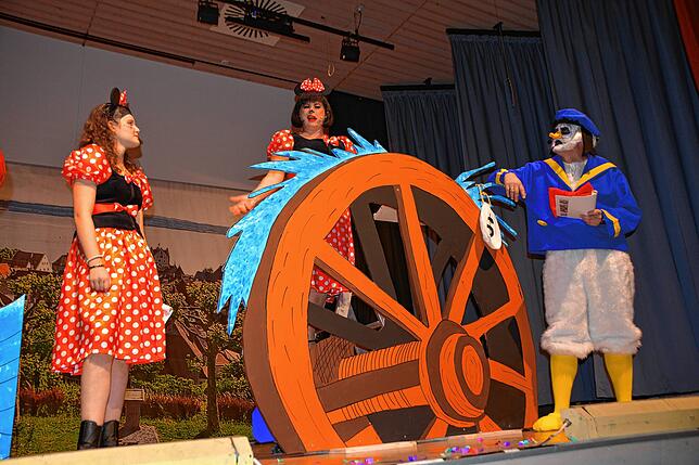 Katharina Schmäh, Monja Weigert und Sebastian Schmäh nehmen das im vergangenen Jahr erschienene Mickey-Maus-Heft als Aufhänger für ihre ...