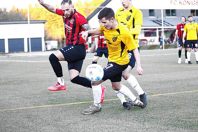 Bild 3: Der FC Gutmadingen sammelt wichtige Punkte gegen den FC Königsfeld – wir haben Bilder von der Partie