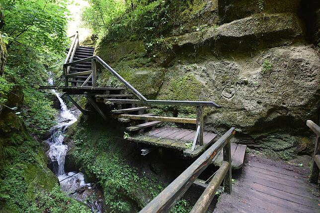 So sah ein Teil der Treppen im unteren Bereich der Marienschlucht vor dem tödlichen Unglück und der Sperrung aus. Das Bild entstand im ...