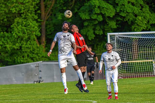 Bild 29: FC 08 Bad Säckingen unterliegt beim FC Tiengen 08 II mit 2:3 – und wir haben Fotos!