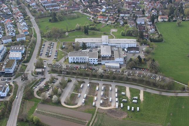 Das Krankenhaus in Überlingen ist mittlerweile seit 10 Jahren in der Hand des Helios-Konzerns. Bild: Stefan Hilser