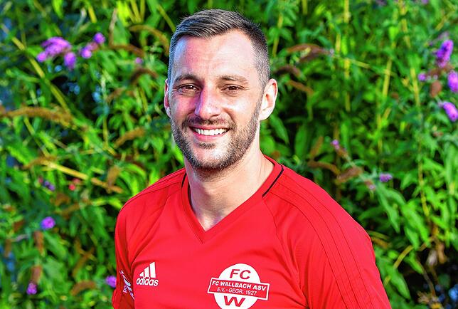 Christian &bdquo;Schmöll&ldquo; Albiez (30) lebt in Bad Säckingen, spielt aber seit frühester Jugend für den FC Wallbach. Es war sein ...