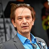 Bodo Schiffmann während einer Demonstration gegen die Anti-Corona-Maßnahmen in Stuttgart im Mai 2020.