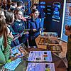 Diese Gruppe junger Damen interessiert sich in St. Georgen bei der Berufemesse für eine mögliche Karriere bei der Bundeswehr. Diese ...