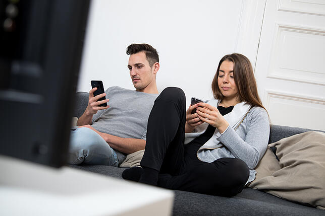 Sogenannte „Unlimited“-Tarife ermöglichen endloses Surfen. Aber man muss oft nachbuchen. Das nervt.