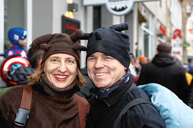Bild 23: Närrisches Treiben beim Narrenmarkt 2024 in Konstanz