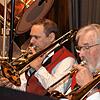 So kennt man Franz Glatz (rechts), wie beim zurückliegenden Jahreskonzert des Musikvereins Harmonie Niedereschach inmitten seines ...