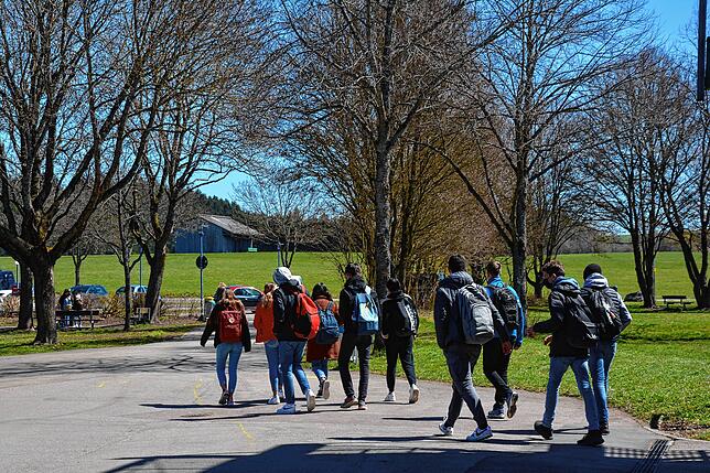 Die Schüler der Realschule am Salinensee sind am Freitagmittag nicht nur auf dem Weg ins Wochenende, sondern gehen in die nächste Runde ...