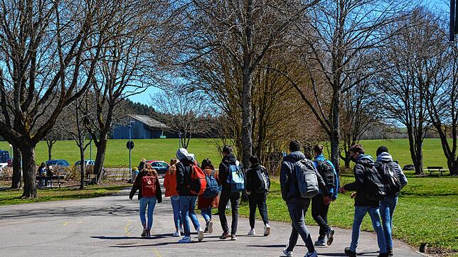 Die Schüler der Realschule am Salinensee sind am Freitagmittag nicht nur auf dem Weg ins Wochenende, sondern gehen in die nächste Runde ...