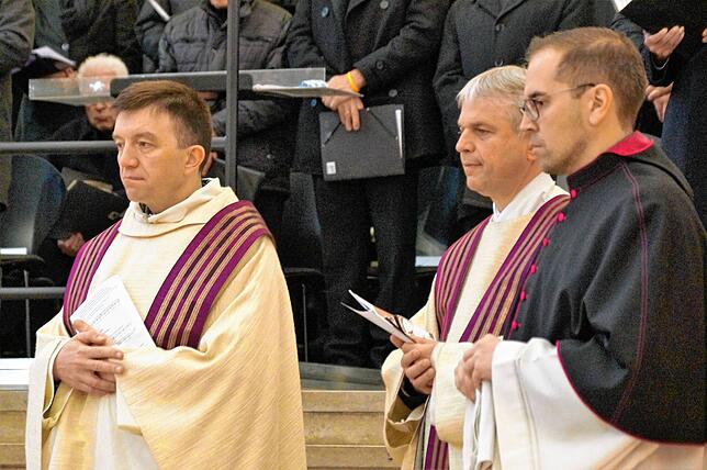 Bild 15: Die schönsten Bilder der Feier der Altarweihe in der Kirche St. Oswald in Stockach (Teil 2)