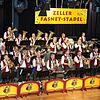Die Narrenmusik teilt sich beim Fasnets-Stadel die Bühne mit zahlreichen anderen Musikern. Hauptsache den Gästen gefällt es.